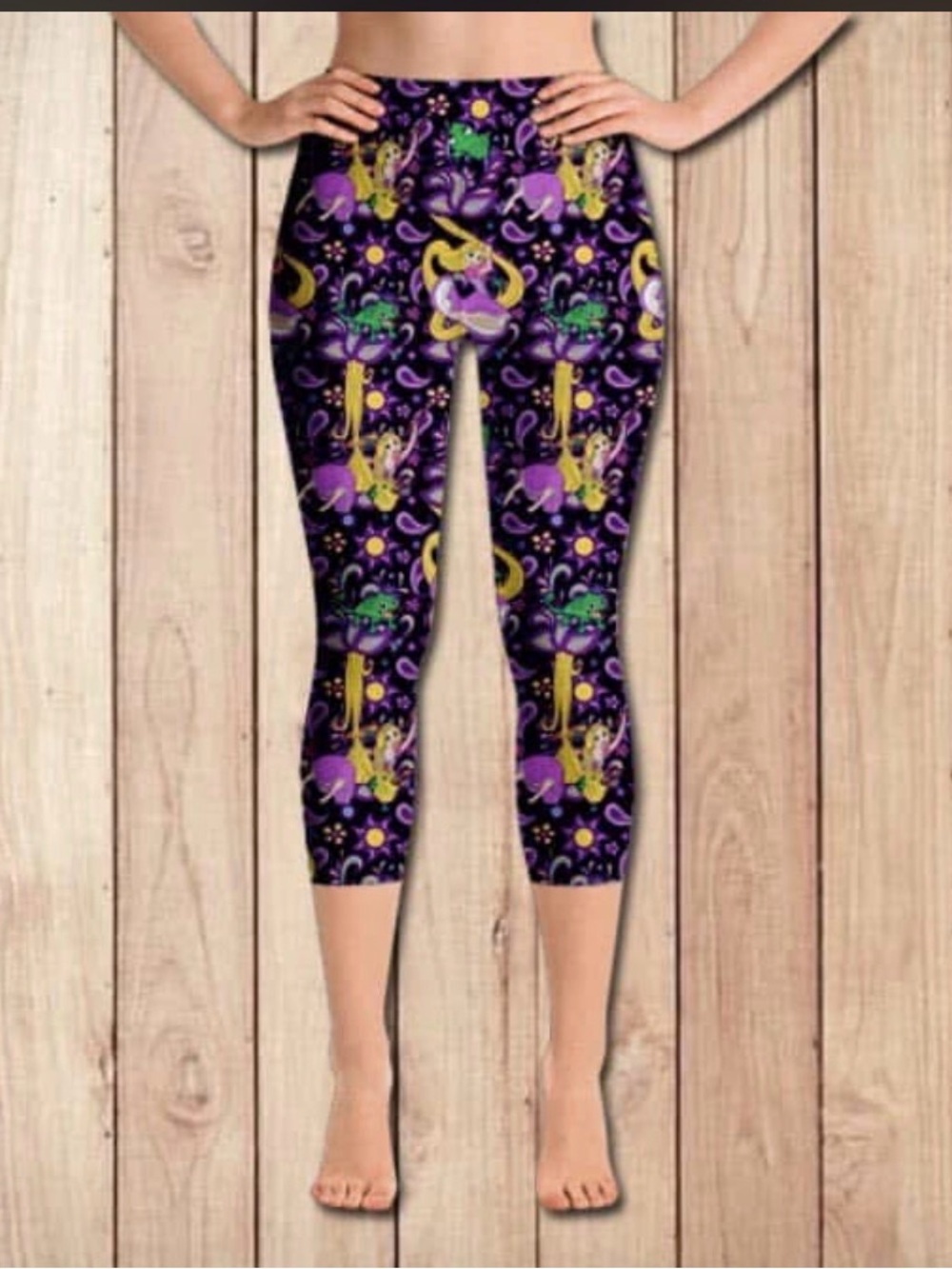 NIP-Black Patterned Capri Leggings with Colorful Rapunzel & Pascal Print
